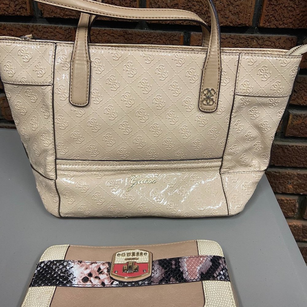 Light Nude Pink Guess Tote Bag and Wallet Reptile Faux Snake Skin Style Trifold
